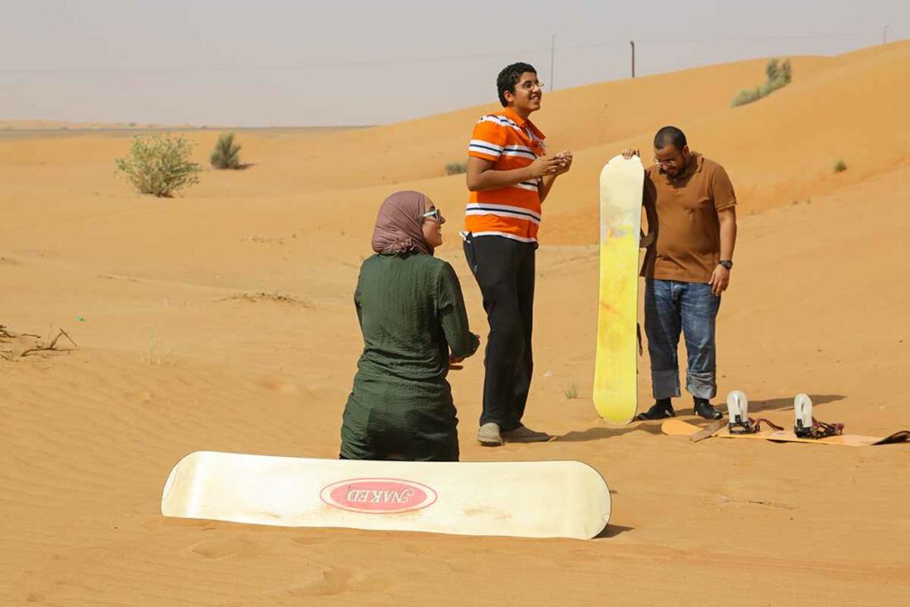 Explore Evening Desert Safari Dubai With Buffet Dinner and Belly dance